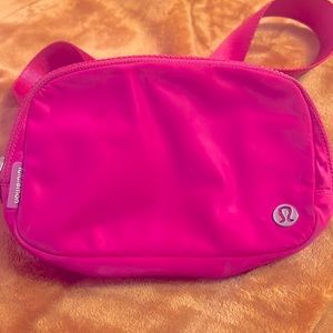 Lululemon belt bag sonic pink